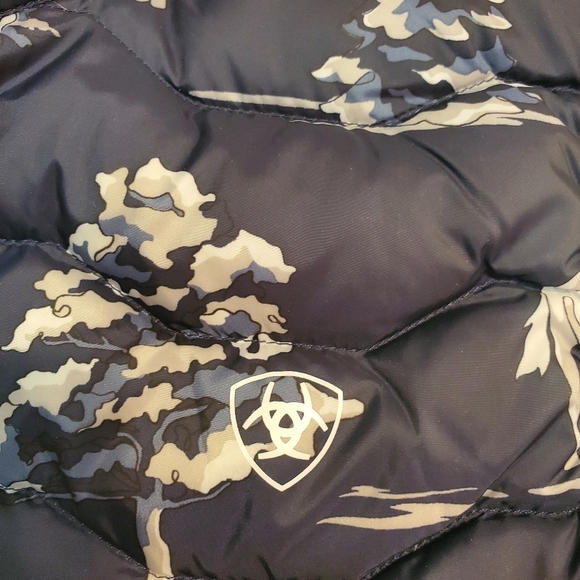 Ariat Navy Blue Ideal Down Zip Front Vest Pasture Shadow Print Women's Small - Picture 5 of 8